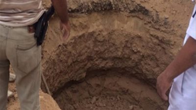 ضبط صاحب ورشة جلود لقيامه بالتنقيب عن الآثار بالدرب الأحمر