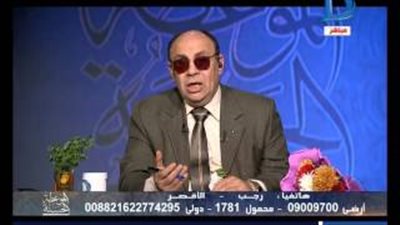 متصل: «عاوز أطلع حماتي عمرة».. ومبروك عطية: «هات 4 كيلو لحمة أحسن»