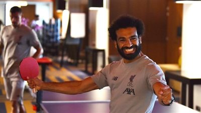 محمد صلاح يحتفل بتألقه في الـ