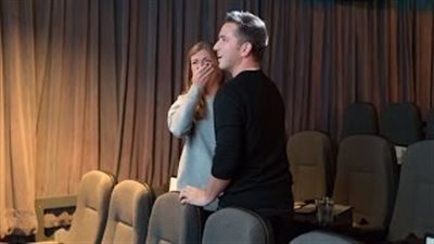 بالفيديو.. شاب يتقدم للزواج من حبيبته عبر فيلم سينمائي قصير