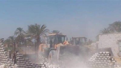 استرداد ٥٦٦٦ فدانا و٢٤٠ ألف م٢ من أراضي الدولة بقنا