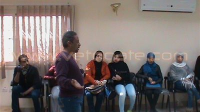 بالصور.. خالد أبو ضيف يقيم ورشة مسرحية للمسرح التفاعلي بأسيوط