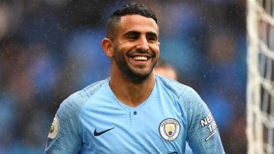 رياض محرز يقطع إجازته وينضم لتدريبات مانشستر سيتي