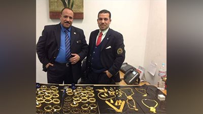 ضبط مشغولات ذهبية بحوزة راكبة قادمة من إيطاليا بمطار برج العرب