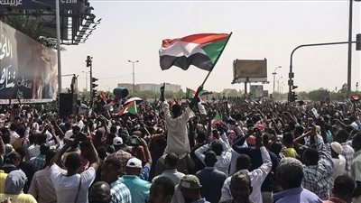 نشرة الأخبار: تفاصيل مسودة الوثيقة الدستورية بالسودان.. ووقف ميسي 3 أشهر وتغريمه 50 ألف دولار