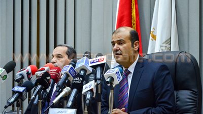 بالصور .. وزير التموين: توريد القمح اختياري