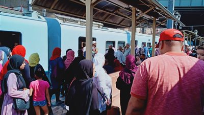 توقف حركة المترو على الخط الأول بسبب تعطل قطار في المرج الجديدة (صور)