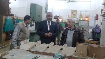 بالصور.. إحالة 10 موظفين بالقوى العاملة في الزقازيق للتحقيق