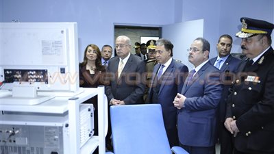 بالصور..رئيس الوزراء: لا نتوانى في تقديم الرعاية الطبية لرجال الشرطة