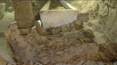 التفاصيل الكاملة لاكتشاف ٥ مقابر أثرية جديدة في المطرية