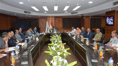 رسالة هامة من وزير الرياضة لمديري استادات أمم أفريقيا (صور)