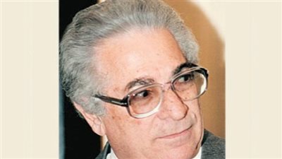 أنيس منصور يكتب: قواعد الموضة