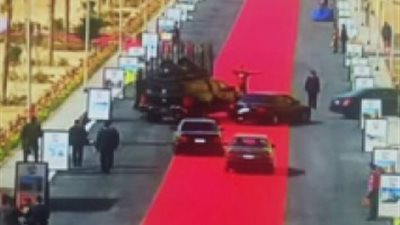 سجادة الرئاسة تفجر مواقع التواصل.. رحمة: «سجادة هزت عرش مصر».. محمدي: «الواد محروس بتاع السجادة».. أحمد: «السجادة لاتزال في جيبي».. وليد: «سجادة حبنا»..علاء: