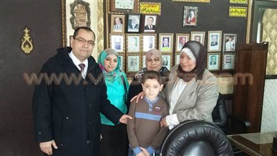 بالصور.. «تعليم القليوبية» تكرم طفلا ألقى قصيدة أمام السيسي