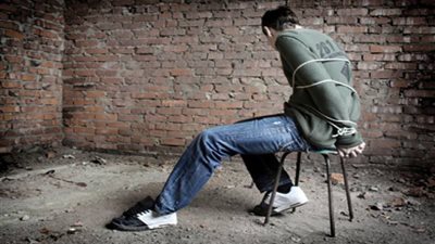 ضبط ضابط شرطة لاتهامه في واقعة خطف طالب جامعي بشبرا الخيمة