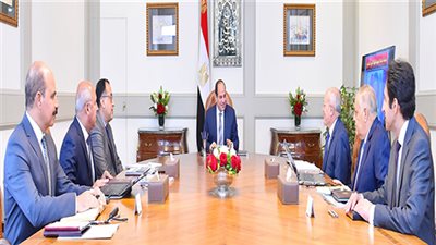 الرئيس وتطوير منظومة النقل.. السيسي يكلف بمواصلة الجهود للتحول من التجميع إلى التصنيع.. يؤكد أهمية توطين الصناعة بالتعاون مع الشركات العالمية.. ويوجه بمراعاة أعلى المواصفات الفنية الحديثة