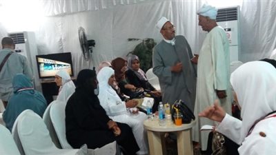 وعاظ الأزهر يواصلون انتشارهم بين الحجاج في المطارات والموانئ