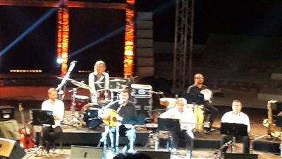 حازم شاهين يتألق رفقة زياد الرحباني على مسرح الحمامات بتونس