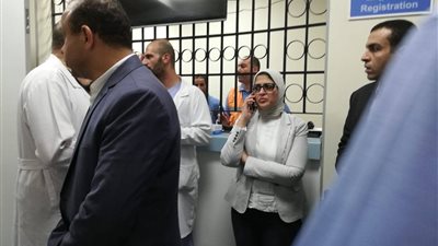 وزيرة الصحة تتفقد الحالة الطبية لمصابي حادث محيط معهد الأورام ( صور)