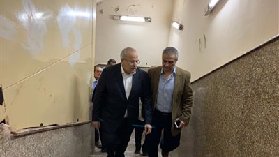 رئيس جامعة القاهرة يتفقد المعهد القومي للأورام (فيديو وصور)