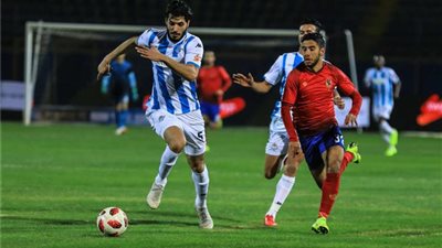 طاقم حكام مصري للقاء الأهلي وبيراميدز