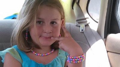 طفل يقتل صديقته بسبب اللعب مع الجراء