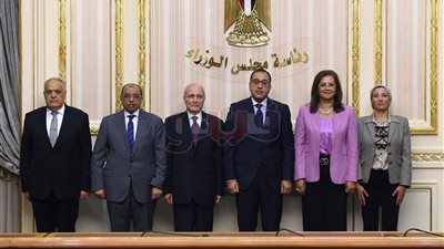 مدبولي يشهد توقيع عقدي تنفيذ المرحلة الأولى من البنية الأساسية لمنظومة النظافة