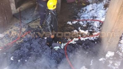 حريق يلتهم مخزنا في «مطروح» والحماية تدفع بـ 5 سيارات إطفاء