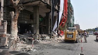 رئيس الوزراء يتفقد أعمال إصلاح تلفيات معهد الأورام.. ويزور المصابين