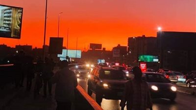 «ليست من علامات الساعة».. فلكي: احمرار سماء مصر بسبب عوالق ترابية