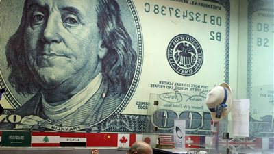 استقرار سعر الدولار.. واليورو يتراجع قرشين