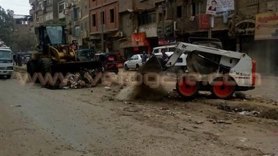 بالصور.. حملة لرفع السيارات المتهالكة من شوارع شبرا الخيمة