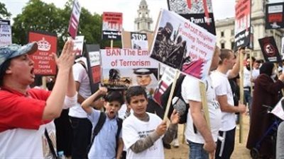 تظاهرات العمال الأجانب تفضح انتهاكات النظام القطري.. تأخر المستحقات والعمل تحت أشعة الشمس الحارقة 