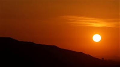 رئيس قسم الفلك: ماحدث في سماء مصر ظاهرة جوية وليست فلكية