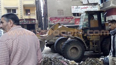 بالصور.. رفع إشغالات الباعة الجائلين أسفل كوبري صفط ببولاق