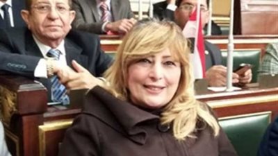 نائبة تطالب بقانون يحمي الأطباء من اعتداء أهالي المرضى عليهم