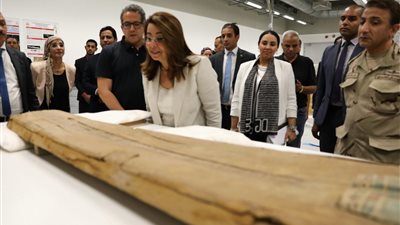 الآثار تبحث إجراءات إنشاء جمعية أصدقاء المتحف المصري الكبير