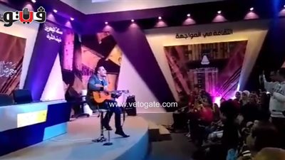 بالفيديو.. محمد عزت يلهب حماس زوار معرض الكتاب