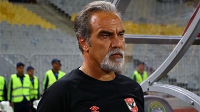 بعد تقرير إذاعة تشيلية.. قلق في إدارة الكرة بالأهلي خوفا من رحيل لاسارتي