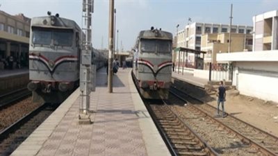 3 وزراء ومحافظ يناقشون منع دخول قطارات الصعيد القاهرة