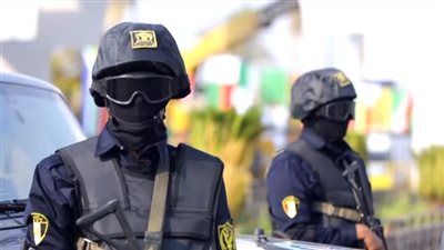 ضبط عنصرين إجراميين أثناء محاولتهما سرقة أجنبي بالإكراه في حلوان