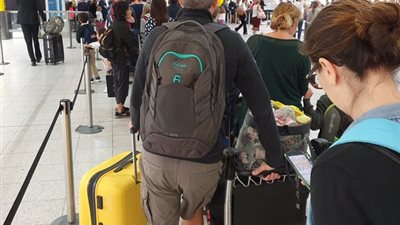 خطأ تكنولوجي يتسبب في إلغاء 300 رحلة بمطارات بريطانيا