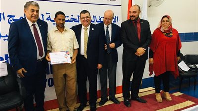 تخريج دفعة جديدة من الفنيين بمركز بشاير الخير بالإسكندرية (صور)