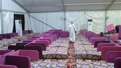 تصعيد ضيوف الرحمن من حجيج الجمعيات الأهلية إلى عرفات يوم الجمعة.. بعثة حج التضامن الاجتماعى تتسلم مخيمات مشعرى عرفة ومنى وسط تجهيزات غير مسبوقة لهذا العام.. ودعم المخيمات بحافظات تبريد ومطابخ