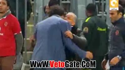 بالفيديو.. «ميدو» يصافح «زيزو» قبل انطلاق مباراة القمة