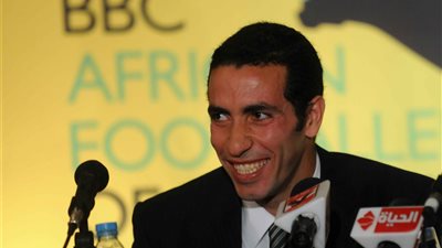 «أبو تريكة» بعد خروج «إيفونا» من لقاء القمة: «ماشي يا كابتن زيزو»