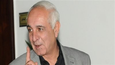 شيرين شمس ينقل تهنئة إدارة الأهلي للاعبين في غرفة خلع الملابس