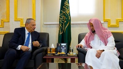 النائب العام يلتقي نظيره السعودي في المدينة المنورة