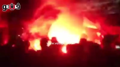 بالفيديو.. جماهيرالأهلي على أضواء الشماريخ: «أديله عمري وبرضو قليل»