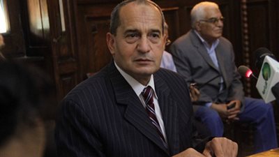 وزير الزراعة يحيل مهندسين للنيابة العامة بعد دخول شحنة القمح المسرطن